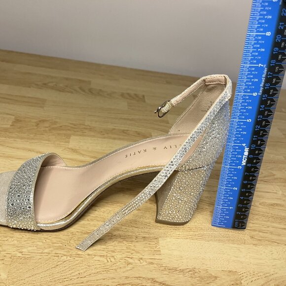 NWT Kelly and Katie Caital Sandal Heel Formal Size 9.5 in Champagne Color - Picture 6 of 8